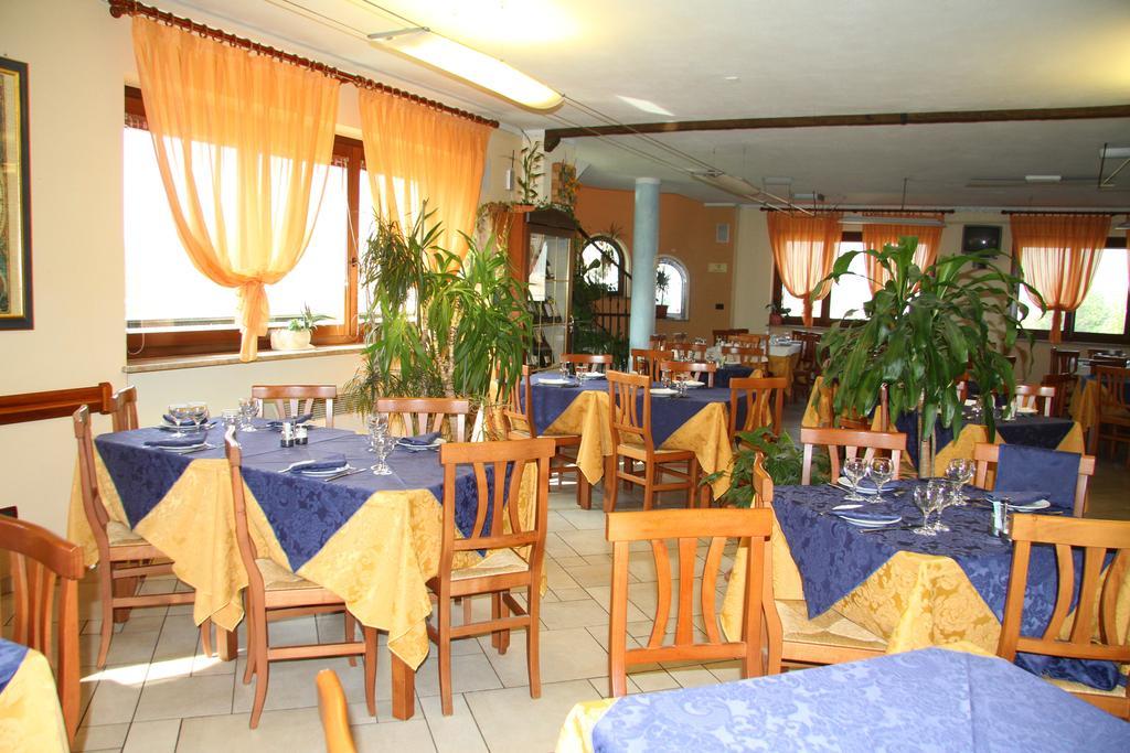 Hotel Ristorante Belsito Borgo San Dalmazzo Exterior foto